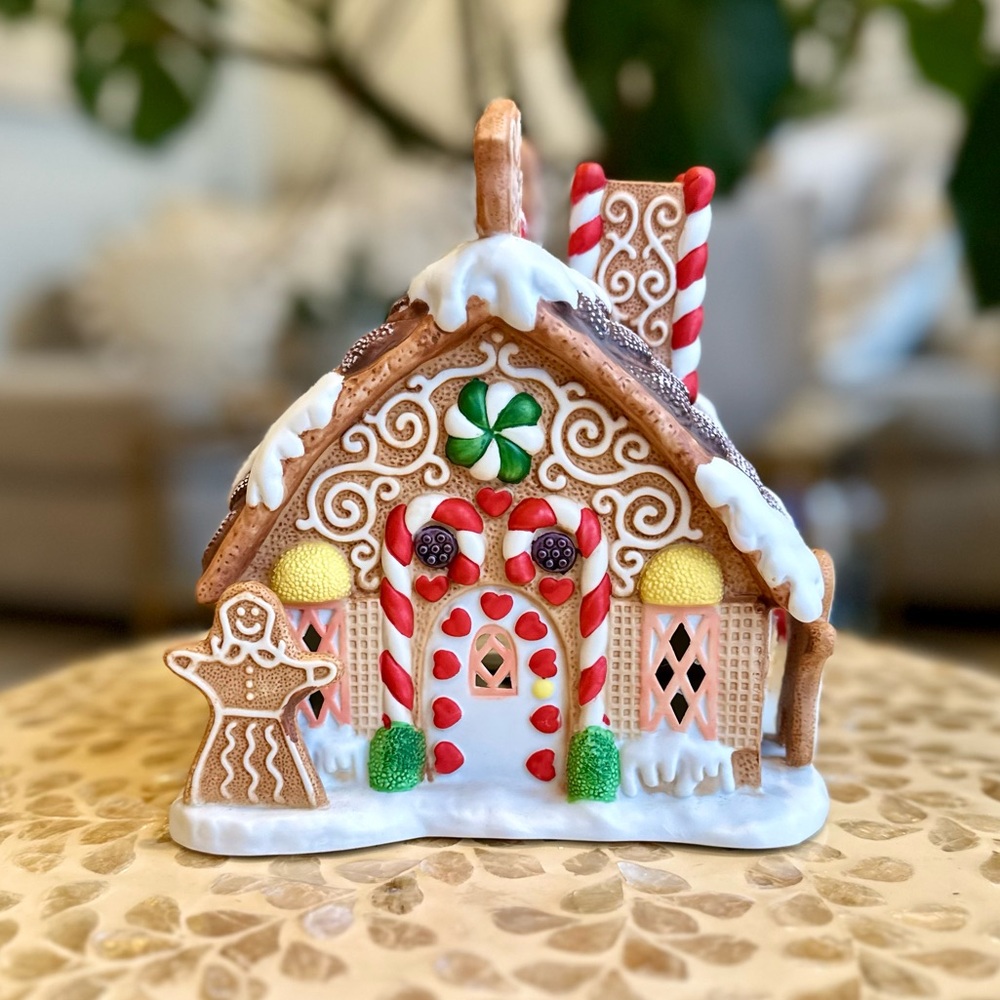 NWT Ceramic Gingerbread Christmas Holiday Tealight House - Picture 5 of 13